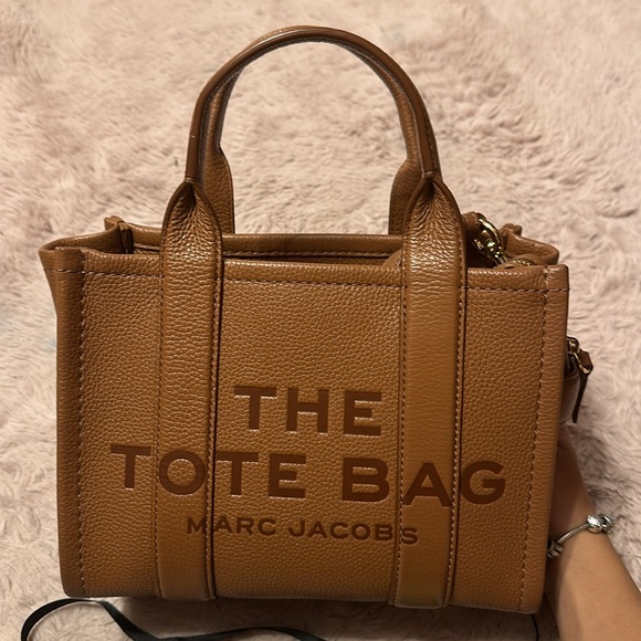 Authentic Marc Jacob’s small tote bag in argan oil - Picture 2 of 5